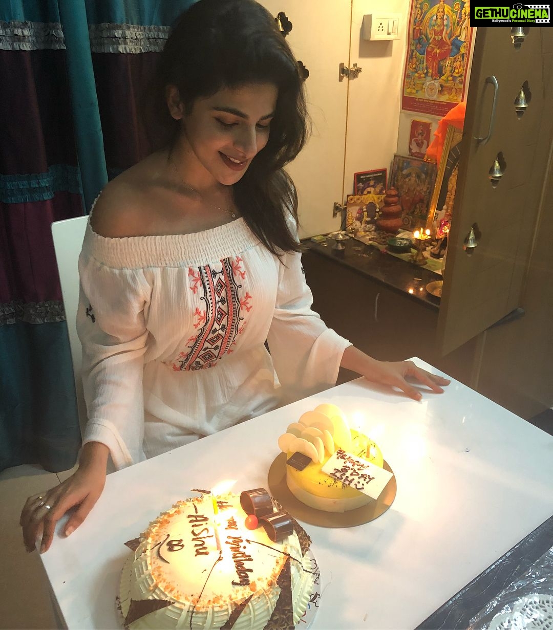 Iswarya Menon Instagram - Yesss!!!!!!!! I am the birthday girl for the day π Thank you all for the wishes π means a lot!! The love you ppl shower on me, plz keep it coming!! Itβs never enough.. πππ
