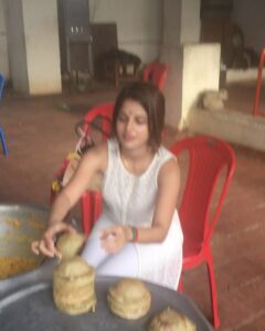 Iswarya Menon Instagram - For the ppl who asked how my bday went.. It wasn't fancy , but my heart was full . I felt so content & happy feeding the hungry ! So my birthday was definitely beautiful ❤️ #contentment #beautifulbirthday ❤️✨😊