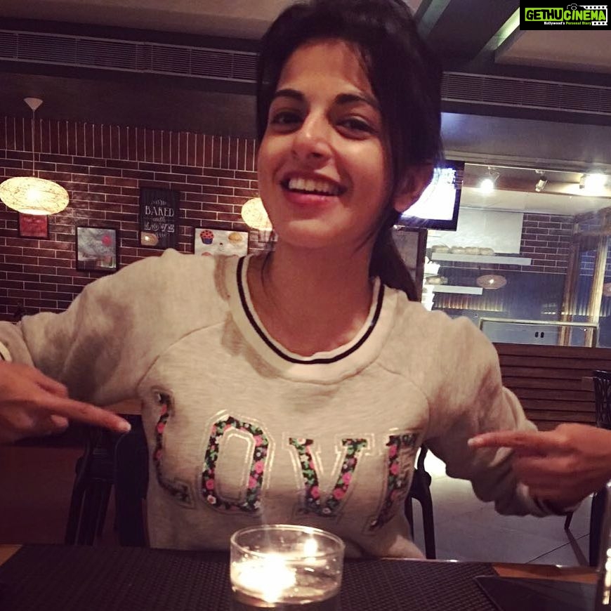 Iswarya Menon Instagram - Happy happy Valentine's Day all of u ❤️ I love u all so damn much! #loveisallweneed 😍