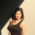 Iswarya Menon Instagram – New year means a new beginning ❤️ cheers to 2017! May this year be so happy for all of us 💋❤️ #sundrenched #happy2017 #happyvibes 
P.c  @nithinbarath
