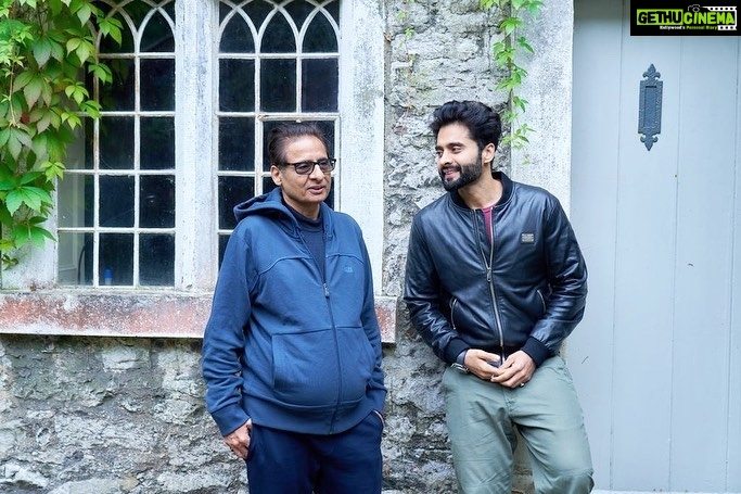 Jackky Bhagnani Instagram - My everything! Pa ❤️ #VashuBhagnani