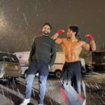 Jackky Bhagnani Instagram - Its snowtime with my Hero no. 1! ❄️😉 #Ganapath @tigerjackieshroff 💙