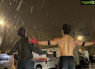 Jackky Bhagnani Instagram - Its snowtime with my Hero no. 1! ❄️😉 #Ganapath @tigerjackieshroff 💙