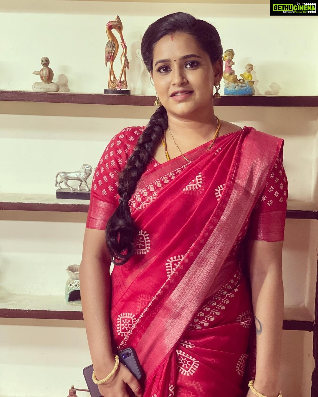 Jacqueline Fernandas Instagram - Beautiful sarees by @ashas_womens_collection