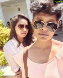 Jacqueline Fernandas Instagram - Package of feeling 💛... @sharada.shivaji 
#Together #happiness #love #reflection
