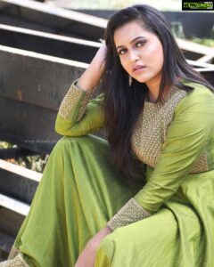 Jacqueline Fernandas Instagram - Reality is wrong!! dreams are real 🌸
Shot by @sharada.shivaji 🤍
Costume @zol_studio 
MUA @jeevitha.mua 

#murattusingles #vijaytelevision #jacklineanchor #jackandchill