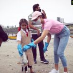 Jacqueline Fernandez Instagram – 2nd October, a date which is etched in millions of hearts as it’s the birth anniversary of Mohandas Karamchand Gandhi. Today, it’s even more special because the Swachh Bharat Abhiyan turns 4. A clean city is the best gift we could give ourselves and other citizens. To do my bit on this day, I along with @jlyolofoundation and @kalambemalhar from @beachpleaseindia decided to visit the Mithi river bank to understand how we could also contribute. @beachpleaseindia has been working relentlessly to keep our city clean. They regularly conduct beach clean ups which we all can volunteer in!! Let’s all pledge together to save this beautiful city, country and planet ❤️

#MithiRiverCleanUp #KeepMumbaiClean #cleanbeach @jf.yolofoundation @beachpleaseindia