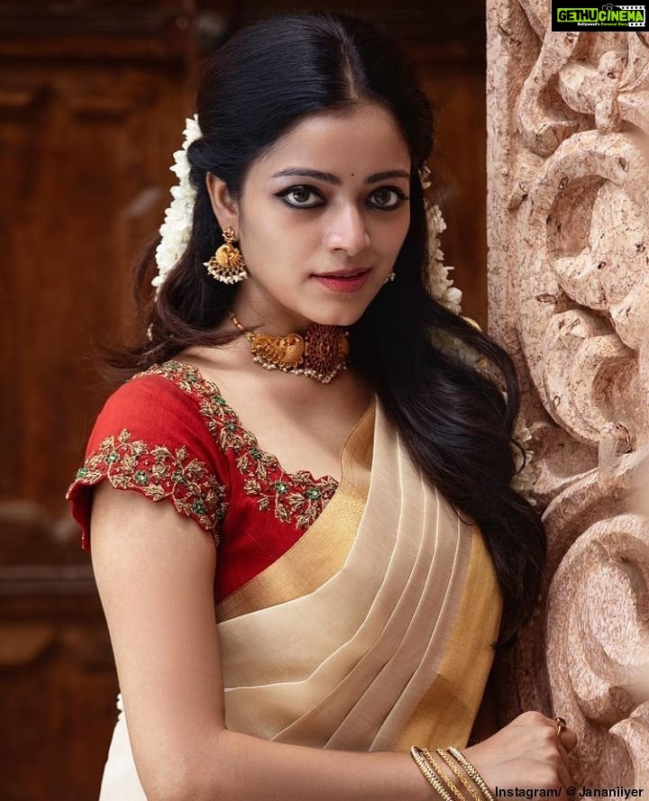Janani Iyer Instagram - About Last Week 🌼🤍✨ @Jananiiyer . . . #jananiiyer #jananihere #janani #biggboss2 #biggbosstamil #biggbossjanani #biggboss #firstpost #instagram #vijaytelevision #vijaytv_stars #suntv #jananiiyerarmy #jananiarmy #vijaytv #losliya #rashmikamandanna #malavikamohanan #sunnyleone #thalapathy #thala #poojahegde #miakhalifa #onam #onamspecial #chennai #chennaiponnu #iyer #athulyaravi #aishwaryarajesh Chennai,Tamilnadu