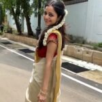 Janani Iyer Instagram - Happy Onam🌼 . . . #jananiiyer #janani #jananihere #onam #happyonam #kerala #keralaonam #onamfestival #instagram #instagramreels #reels #reelstamil #reelsinstagram #biggboss2 #biggbossjanani #biggboss #biggbosstamil #vijaytelevision #reelsmalayalam #trending #happyonam🌼 #vijaytv_stars #saturday #festival #diwali #instadaily #dailyreels #hotreels