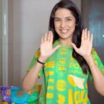 Jasmin Bhasin Instagram – Reel this new magic trick with me with the all-new #LaysWaferstyle To learn the trick head to @lays_india page and become a part of the #TheThinpossibleChip Challenge! 
#Lays #PaperThinWaferThin #Collab @lays_india
