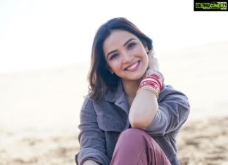 Jasmin Bhasin Instagram - Shining and smiling ☺️