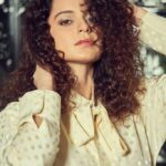 Kangana Ranaut Instagram - Shine bright like a diamond ✨✨✨ . . . Outfit - @tibi Shoes - @louisvuitton Hair - @hairbyhaseena Make up - @albertchettiar Styling: @stylebyami @mala_agnani @shnoy09 Assisted by @tanyamehta27 Photographer - @ravindupatilphotography