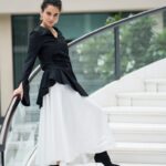 Kangana Ranaut Instagram - The spirit of Kangana shines in this monochrome look. . . . Outfit - @leoandlin Earrings - @studio.metallurgy Shoes - @kurtgeiger Hair - @hairbyhaseena Make up - @albertchettiar Styling: @stylebyami @mala_agnani @shnoy09 Photographer - @arorachinmay, @thecinemadreamer #JudgementallHaiKya #TrustNoOne The Oberoi, New Delhi