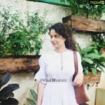 Kangana Ranaut Instagram – #KanganaRanaut looks fresh as a daisy in a classic white ensemble as she arrives for the dubbing of #MentalHaiKya
.
.
Video by @viralbhayani