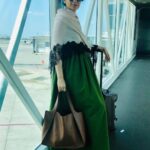 Kangana Ranaut Instagram - Regram from @stylebyami 😎😎🥰 . . . . Bag @stellamccartney Sandals @louisvuitton Dress - @runawaybicycle Shawl @janaviindia . . #airportstyle #kanganaranaut