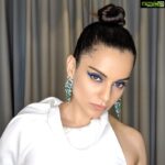 Kangana Ranaut Instagram – The glow before the Chopard party 💘😈
.
.
.
Gown: @toni_maticevski
Hair: @alipirzadeh
Makeup: @anilc68
styling: @stylebyami @shnoy09 @mala_agnani
Photo: @frozenpixelstudios
Project: @pankhurifetch
Jewels: @swetamehtaofficial
.
.
#KanganaAtCannes #LiveVictoriously #Greygooselife #Queenatcannes