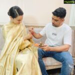 Kangana Ranaut Instagram - Rakshabandhan celebrations at Tejas shoot…. You can be the most powerful woman yet love your brother for being protective, sincere and supportive. You might have everything and yet look forward to open Rakhi presents your Bhaiya and Bhabhi bought you from their hard earned money…. It’s does not make you any less a feminist…. 🥰🥰🥰 Rakshabandhan ki shubhkamnaen 🥰🙏🙏