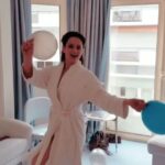 Kangana Ranaut Instagram - "I woke up like this!" 🤭😈 . . . . #KanganaAtCannes #Queenatcannes #LiveVictoriously #Greygooselife
