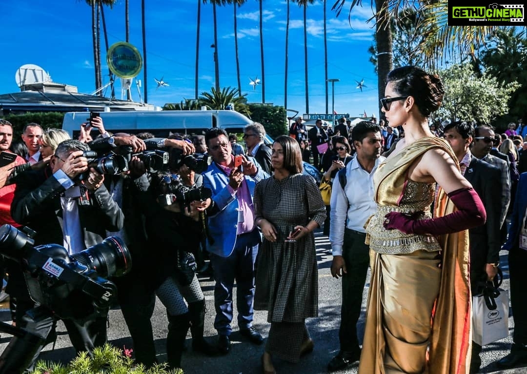Kangana Ranaut Instagram - The world's a stage! 😎 . . . . #KanganaAtCannes #Queenatcannes #Cannes2019 #Greygooselife #LiveVictoriously