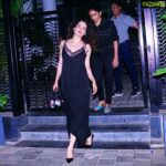 Kangana Ranaut Instagram – She slays like a dream.

#KanganaRanaut post dinner with @stylebyami 
Dress – @zadigetvoltaire
Bag- @louisvuitton
Shoes – @tomford