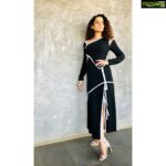 Kangana Ranaut Instagram - Beauty in Black! Outfit : @prabalgurung Styled By : @stylebyami Hair : @hairbyhaseena Make Up : @chettiaralbert #KanganaRanaut