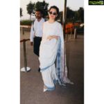 Kangana Ranaut Instagram - Draped with love . Saree : A beautiful gift by a special person. Thanks Director @ashwinyiyertiwari 🥰 Shoes - @dior Bag - @hermes #SareeLove #Sarees #ethniclove #airportdiaries✈️ #airportlooks #Airportfashion