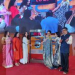 Kangana Ranaut Instagram - The #Queens have Arrived! Reel #Manikarnika #KanganaRanaut & @lokhandeankita ringing the #BSEBell along with Shri @ashishchauhan, MD&CEO, BSE; Dr. Sonal Chauhan & Ms. Malini Sanghvi at the special screening of #manikarnikaqueenofjhansi on 1st Feb, 2019 @BSEIndia @zeestudiosofficial @kamaljain_thekj