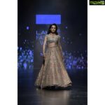 Kangana Ranaut Instagram - Hold your Hearts! #KanganaRanaut Scorching the ramp for Anushree Reddy at #LakmeFashionWeek2019 #LFWSR19 Styled by @stylebyami #KanganaRanaut