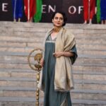 Kangana Ranaut Instagram - The Queen lights us up! Necklace - Kangana's own Antique Dress - Good Earth Mojari - Fizzy Goblet Hair - Haseena Shaikh Make Up - Albert Chettiar #KanganaRanaut