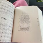 Kangana Ranaut Instagram - Enchanted…. Thank you @sadhguru ji 🙏 Go grab your copy of #eternalechoes and be blissed out …. @penguinbooks Thank you for Eternal Echoes ❤️