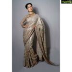 Kangana Ranaut Instagram - Vijayi Bhava! At the #ManikarnikaMusicLaunch Saree : @taruntahiliani Jewellery : @mehtasons1931 Hair : @shaikhhaseena33 Make up : @chettiaralbert Styled by : @stylebyami Photographer : @Kvinayak11