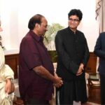 Kangana Ranaut Instagram - The #Queen & the hon'ble @presidentofindia along with eminent leaders, and dignitaries attend the historic screening of @manikarnikafilm at the #rashtrapatibhavan A historic moment for the Hindi Film Industry. Screening organised by #ZeeEntertainment @zeestudiosofficial @zeemusiccompany @kamaljain_thekj #PrasoonJoshi #LalKrishnaAdvani #ramnathkovind @shariq_patel #ManikarnikaTheQueenOfJhansi #Manikarnika #KanganaRanaut