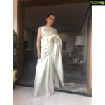 Kangana Ranaut Instagram - Royalty Styled by @stylebyami Jhootis - @needledust Jewellery- @sunita_shekhawat_jaipur Saree - @madhurya_creations Hair - @shaikhhaseena33 Make Up - @chettiaralbert #manikarnika #manikarnikathequeenofjhansi #saree #sareelove #ootd #fashioninspo #fashioninspiration #sareeinspiration