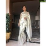 Kangana Ranaut Instagram - Royalty Styled by @stylebyami Jhootis - @needledust Jewellery- @sunita_shekhawat_jaipur Saree - @madhurya_creations Hair - @shaikhhaseena33 Make Up - @chettiaralbert #manikarnika #manikarnikathequeenofjhansi #saree #sareelove #ootd #fashioninspo #fashioninspiration #sareeinspiration
