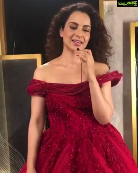 Kangana Ranaut Instagram - Quintessential bollywood fashionista #KanganaRanaut has a message to give as she gets ready to be a showstopper for @gauravguptaofficial at #blenderspridefashiontour2018 . #MyExpressionMyPride #MyStyleMyPride #Fashion