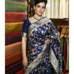 Kangana Ranaut Instagram - Excited to be a part of Taneira's flagship store launch in Delhi, bringing the #sareelove in a big way! #Taneirasarees #MyTaneira #TaneiraInDelhi #Repost @taneira_sarees (@get_repost) ・・・ One of the most eclectic & graceful dressers to storm the fashion landscape, Kangana Ranaut. . She cuts a striking figure and carries the Taneira saree name with fluid grace as she inaugurates our flagship store in Delhi. . #Handloom #Sarees #Fashion #InstaFashion #SareeLove #TaneiraInDelhi #KanganaRanaut #TeamKanganaRanaut