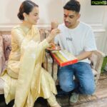 Kangana Ranaut Instagram - Rakshabandhan celebrations at Tejas shoot…. You can be the most powerful woman yet love your brother for being protective, sincere and supportive. You might have everything and yet look forward to open Rakhi presents your Bhaiya and Bhabhi bought you from their hard earned money…. It’s does not make you any less a feminist…. 🥰🥰🥰 Rakshabandhan ki shubhkamnaen 🥰🙏🙏