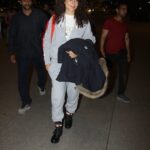 Kangana Ranaut Instagram - Queen Off to NYC!! #KanganaRanaut spotted at the airport on her way to USA. #airportdiaries