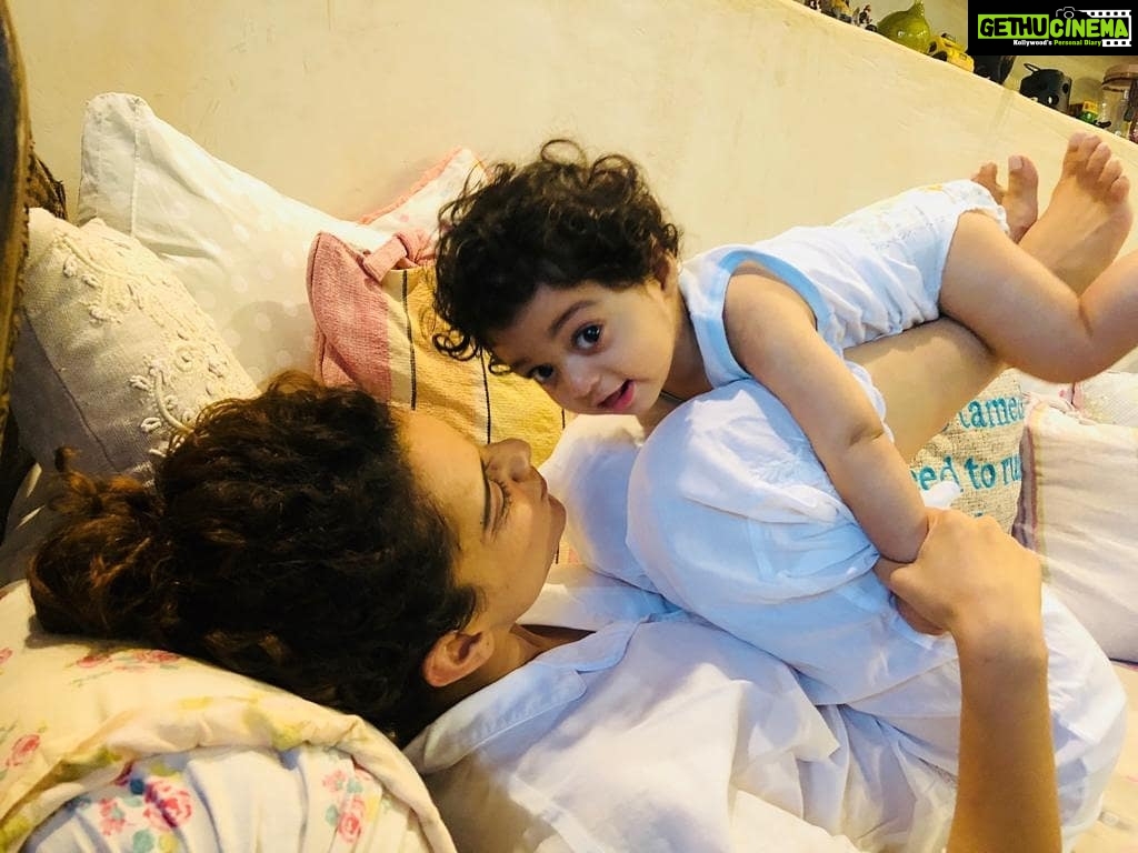 Kangana Ranaut Instagram - Adorable alert!! Prithvi & the Queen Saturdaying. #KanganaRanaut #saturdaymotivation #Manikarnika #ManikarnikaTeasercrosses20million