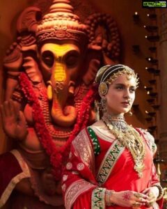 Kangana Ranaut Instagram - OFFICIAL: #Manikarnika Teaser to be launched on 2nd October, Gandhi Jayanti. #ManikarnikaTeaserOn2Oct #KanganaRanaut @zeestudiosofficial Krish Jagarlamudi @KamalJain_KJ@lokhandeankita @itstahershabbir @mohdzeeshanayyub @SenguptaJisshu