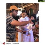 Kangana Ranaut Instagram - #Repost @rangoli_r_chandel with @get_repost ・・・ Manikarnika work mode !!!#Prithuintenselywatching ♥️#Maasikiddieinseparable 😘😘#missmyshootingdays #Manikarnika 😊