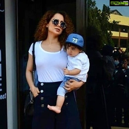 Kangana Ranaut Instagram - Its a perfect day for lunchtime with family for #KanganaRanaut as she gets spotted in Mumbai with her adorable nephew Prithvi & sister @rangoli_r_chandel #cutenessoverload