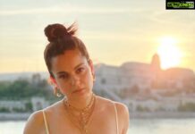Kangana Ranaut Instagram - Mohabbat mein nahi hai farak jeene aur marne ka, usi ko dekh kar jeete hain jis kafir pe dum nikle -Ghalib