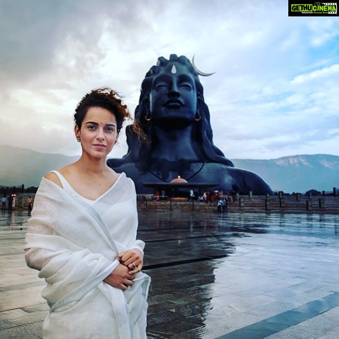 Kangana Ranaut Instagram - On this auspicious occasion of #internationalyogaday I want to thank and remember the one and only Guru of all Gurus, the first Yogi, the celestial being who was called Yakshroopa which also means an alien who came from else where on this planet to give humanity the gift of knowledge. That yogi who gave us the gift of Yoga was called the Aadiyogi means the very first yogi…. Also known as Lord Shiva. He does not get enough credit for his contributions to humanity even though he continues to prevail among us through his many gifts like Yoga. I bow down to him and thank him for giving us the gift of Yoga through Sapt (Seven ) Rishis…. #internationalyogaday Om Namah Shivaya