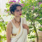 Kangana Ranaut Instagram - वो मज़ा कहाँ वस्ल-ए-यार में लुत्फ़ जो मिला इंतज़ार में फ़िक्र-ए-आशियाँ, हर खिज़ा में की आशियाँ जला हर बाहर में -फ़ना निज़ामी