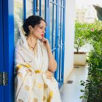 Kangana Ranaut Instagram - वो मज़ा कहाँ वस्ल-ए-यार में लुत्फ़ जो मिला इंतज़ार में फ़िक्र-ए-आशियाँ, हर खिज़ा में की आशियाँ जला हर बाहर में -फ़ना निज़ामी