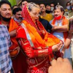 Kangana Ranaut Instagram - Met Shrinath ji, I love Krishna consciousness but nothing ever came close to this experience, as I stood before this enormous being tears won’t stop and I never wanted to leave. For a moment this was it, all of it, nothing before nothing beyond, still shaking, Jai Shri Krishan