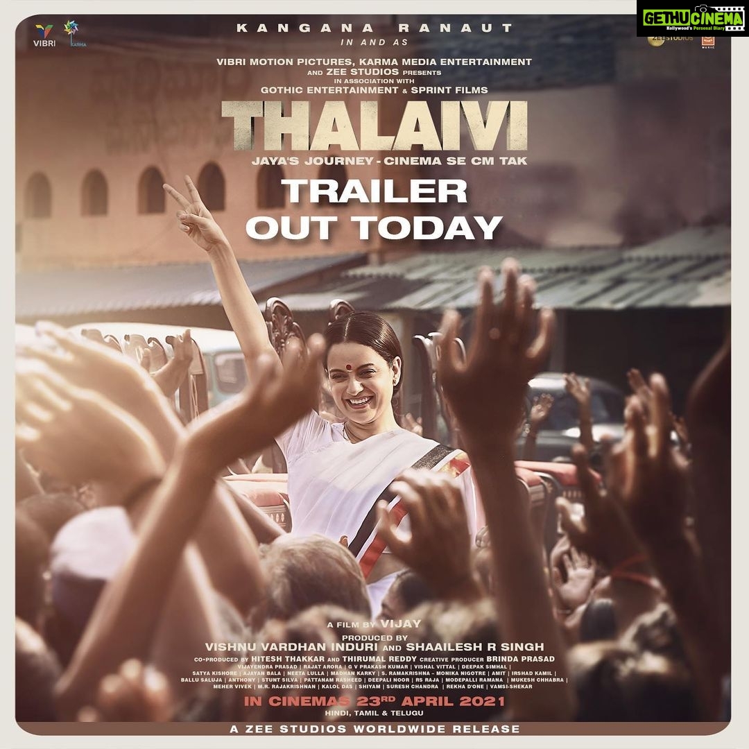 Kangana Ranaut Instagram - The Iron lady of India who devoted her whole life towards the betterment of her own people. She started as an actress who the masses loved and went on to become a leader who the masses looked up to. #ThalaiviTrailer out today at 11:30 #Vijay @vishnuinduri #ArvindSwami @shaaileshrsingh @brindaprasad @neeta_lulla @hiteshthakkar05 @thirumalreddyamireddy @rajat__aroraa @kalol_das @deepaksimhal #BhushanKumar @karmamediaent @tseries.official @vibrimedia @zeestudiosofficial #SprintFilms #GothicEntertainment @thalaivithefilm