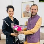 Kangana Ranaut Instagram – Today after the shoot got an opportunity to meet Honourable Minister Shri @PrakashJavdekar ji, discussed various issues especially discrimination against women and outsiders in the film Industry. Thank you for your compassion, insight and guidance sir 🙏