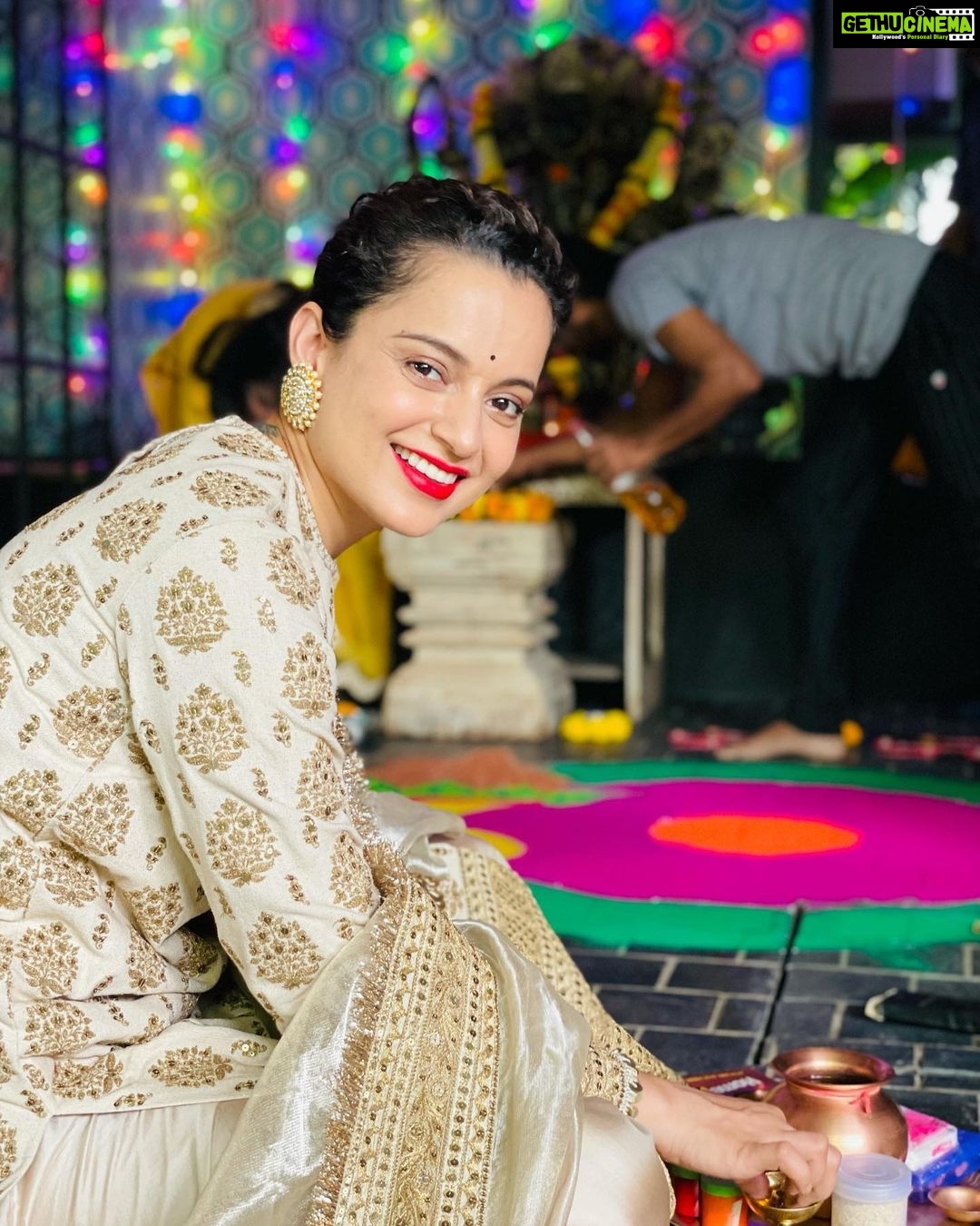 Kangana Ranaut Instagram - No excitement like Diwali excitement…. Morning Pooja at the office… Next week our first production Tiku weds Sheru is going on the floor… I came to the city with nothing… Gratitude for all the divine blessings I had along the way … Looking back this journey seems surreal… Happy Diwali to all 🪔 @manikarnikafilms